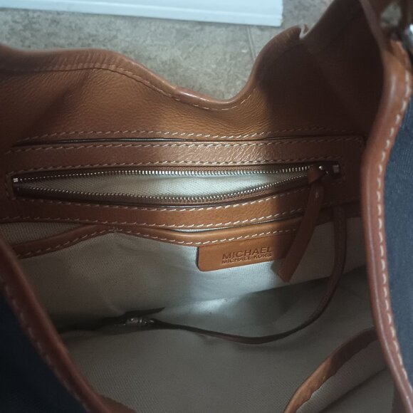 Michael Kors bag - Picture 3 of 3